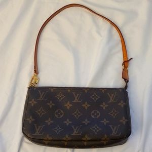 Louis Vuitton Pochette Shoulder Bag Authentic